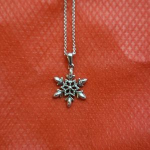 Snowflake necklace